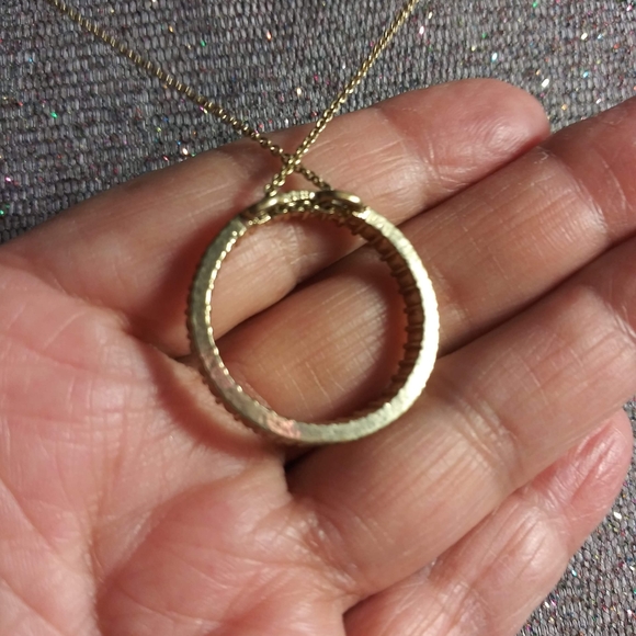 Infinity ring necklace on dainty chain. 80s - Picture 4 of 4